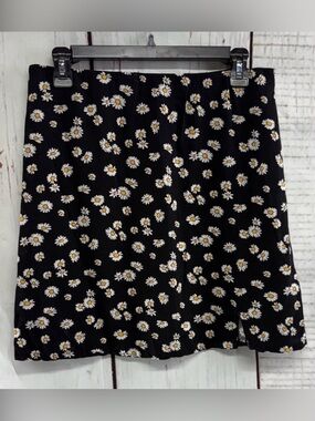 Hollister High Rise Daisy Skirt- Large